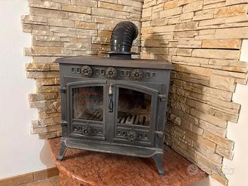 Stufa in ghisa stile vintage