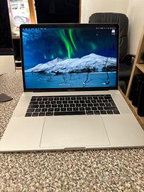 MacBook Pro 15,6 i7 16/500GB