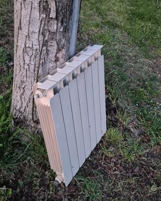 Termosifoni in alluminio bianchi crema 