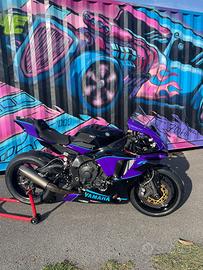 Yamaha R1