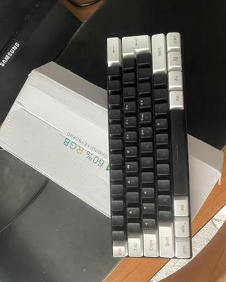 tastiera meccanica rgb