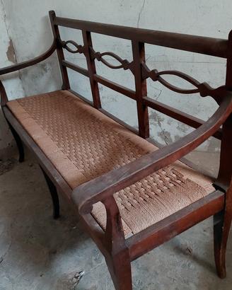 divanetto antico non spedisco 