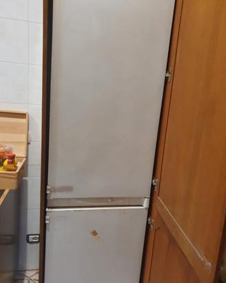 Frigorifero combinato da incasso no mobile