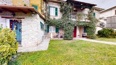 Casa indipendente di 198 m² con più di 5 locali e 