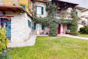 Casa indipendente di 198 m² con più di 5 locali e 