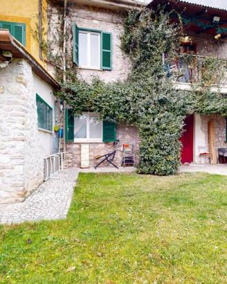 Casa indipendente di 198 m² con più di 5 locali e 