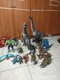 dinosauri e personaggi 