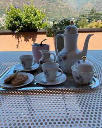 SERVIZIO DA CAFFE' CON BORDO DORATO E DECORAZIONI
