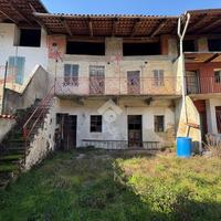 CASA SEMINDIPENDENTE A COSSANO CANAVESE