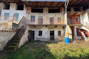 CASA SEMINDIPENDENTE A COSSANO CANAVESE