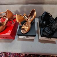 Abiti e scarpe da ballo latino americano