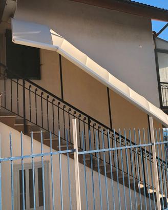pensilina per copertura scala in pvc e alluminio
