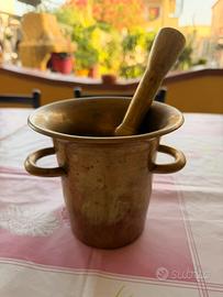 Antico mortaio in Bronzo massiccio con pestello
