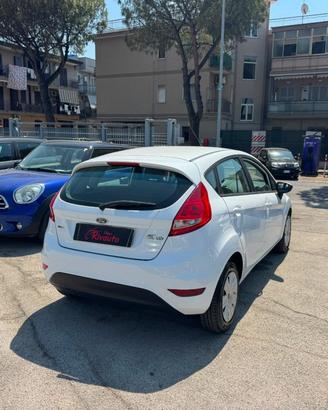 FORD Fiesta 1.4 TDCi 70CV 5 porte Titanium