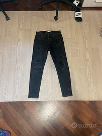 Jeans Neri strappati Zara tg 40 Abbigliamento e Accessori In vendita a Roma