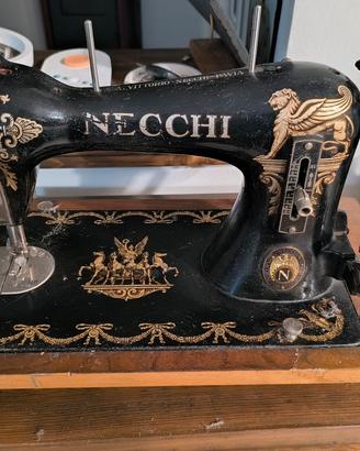 2 macchine da cucire Necchi 