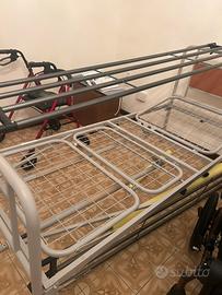 Letto ospedaliero con barre