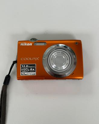 Nikon Coolpix S3000