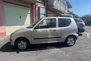 Fiat 600 Anno 2000