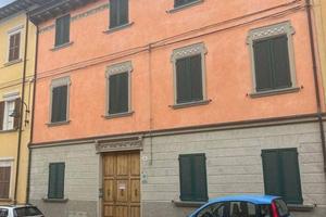 Palazzo / Stabile di 423 m² con più di 5 locali a 