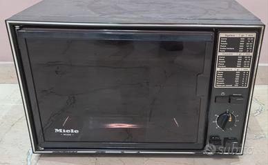 Forno a microonde Miele M-690