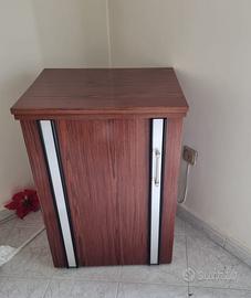 Necchi macchina da cucire mai usata.