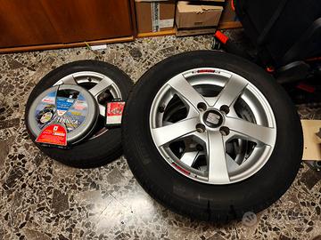 Gomme Pirelli+Cerchi in lega Dezent RE 14" 4X100mm