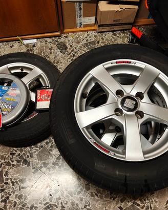 Gomme Pirelli+Cerchi in lega Dezent RE 14" 4X100mm