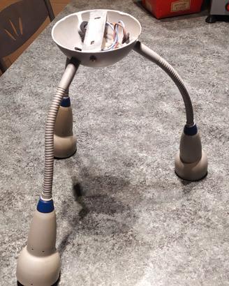 Lampadario a tre luci direzionabili