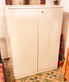 Armadio con ante apribili camera da letto