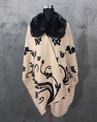 Mantella elegante Shk Paris con collo eco pellicia