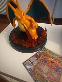 Pokemon Charizard 2 carte + Statua