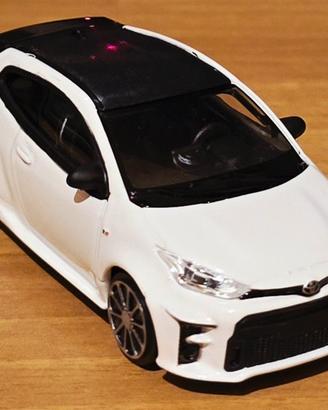 Toyota Yaris RS Burago 1/43 Completa di Scatola