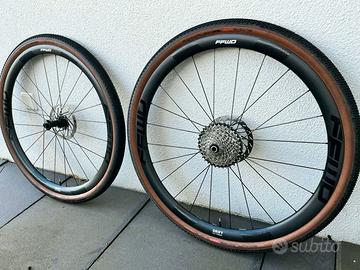 FFWD Drift Gravel Carbon Ruote con DT Swiss e