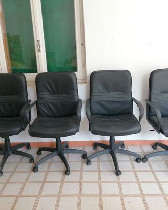 Quattro poltroncine da ufficio con rotelle