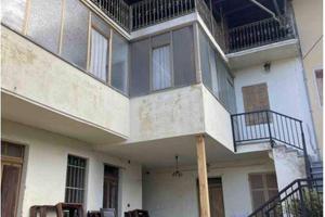 Immobile in asta di 115 m² con più di 5 locali a B