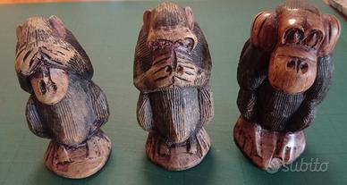  3 scimmiette in legno lavorato a mano