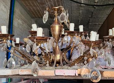 lampadario vintage anni 50 con struttura in rame