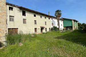 Antico casale da ristrutturare