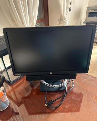 Monitor HP con speaker integrati