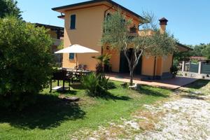 A marina di massa villetta a 1,5 km dal mare