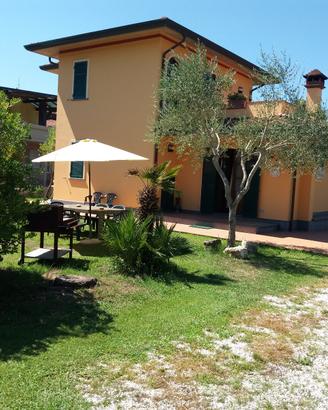 A marina di massa villetta a 1,5 km dal mare