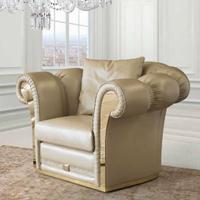 2 POLTRONE IN PELLE E DETTAGLI IN METALLO DORATO