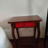 comodini vintage in legno 