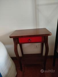 comodini vintage in legno 