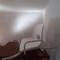 Sedile girevole per vasca da bagno