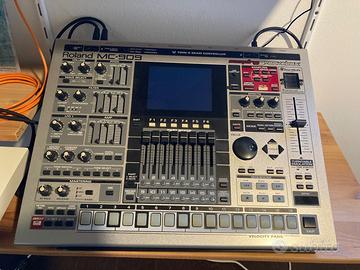 Roland MC-909