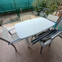 tavolo più 4 sedie da giardino 