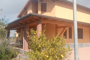 Villa con una casa aggiuntiva con angolo grigliata