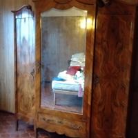 armadio e cassettiera intarsiati  